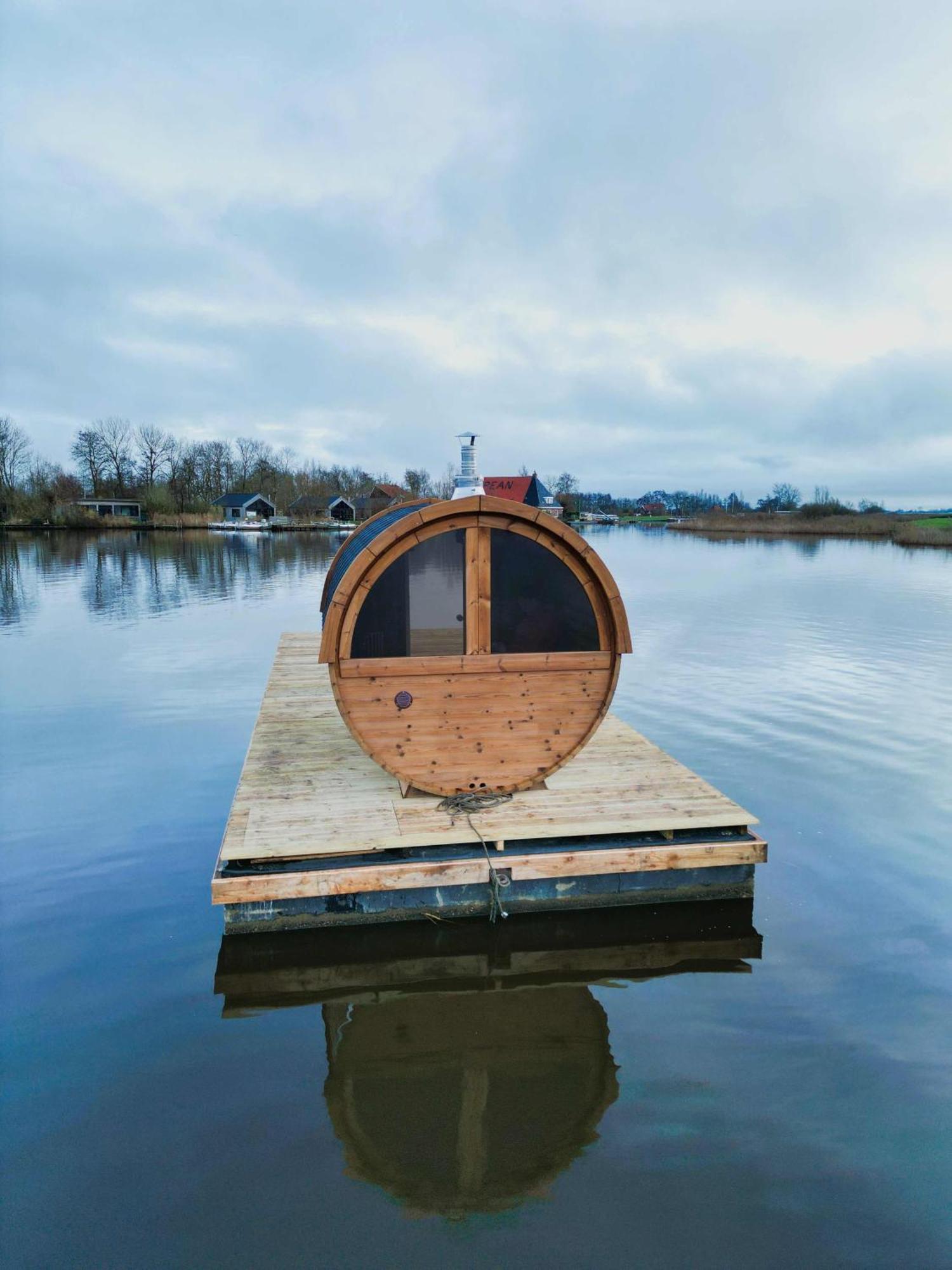 Pean-Buiten Waterlodges Nes  Exterior foto